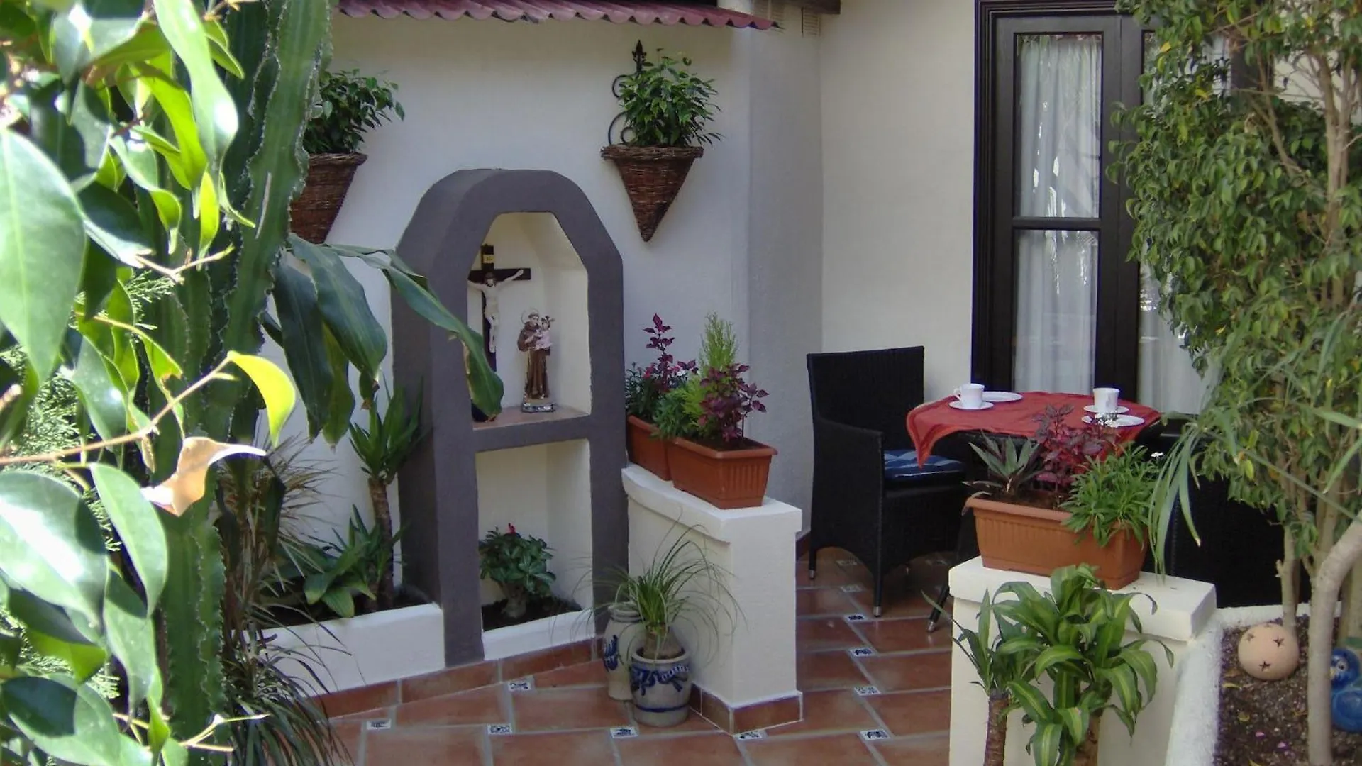 Apartment Mediterranean Holiday Home With Small Patio-Terrace Icod De Los Vinos