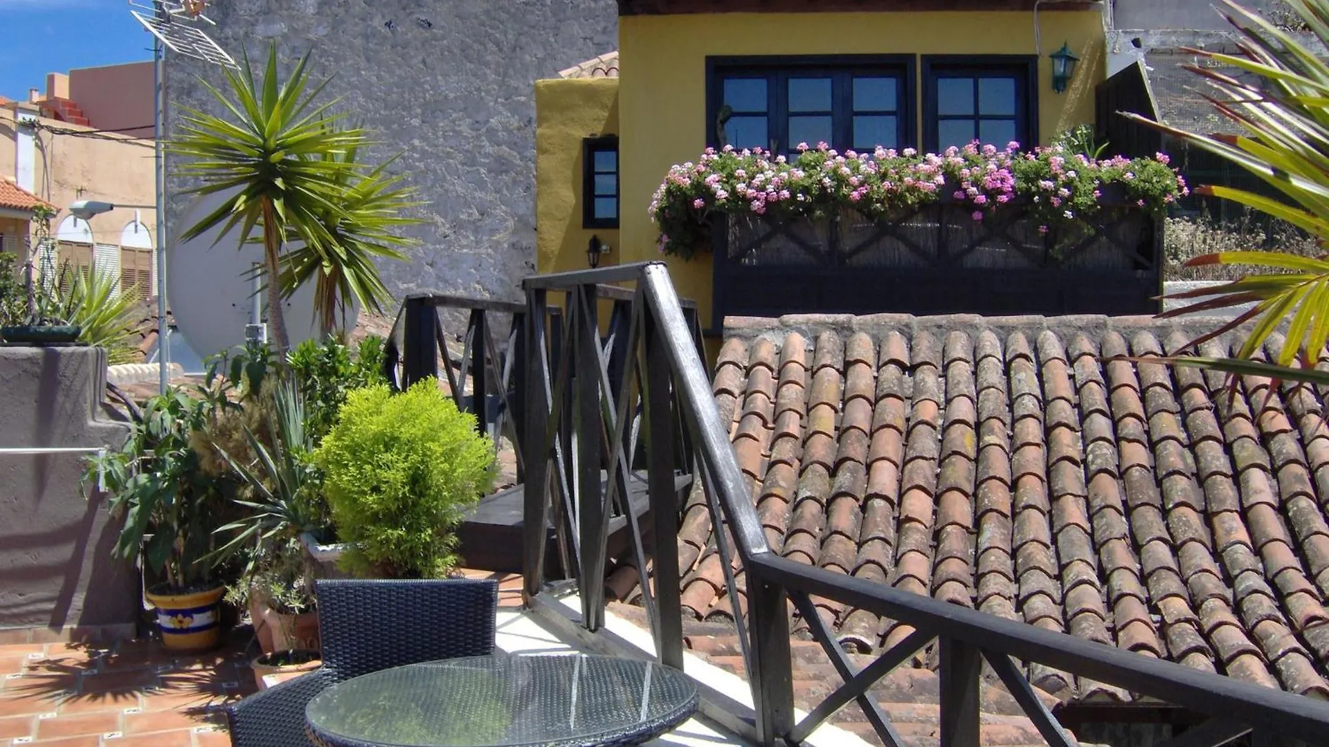 Mediterranean Holiday Home With Small Patio-Terrace Icod De Los Vinos