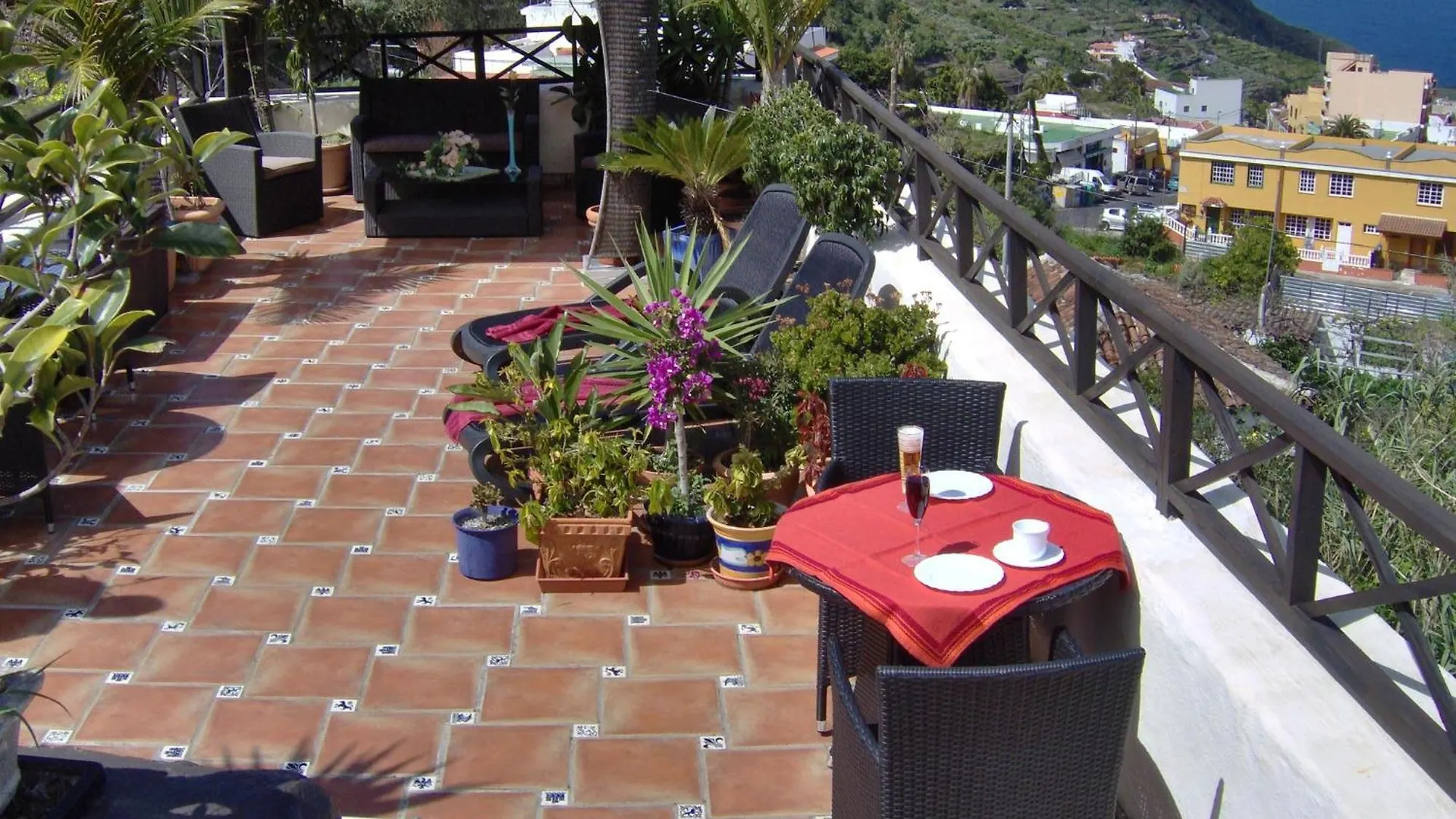 Apartment Mediterranean Holiday Home With Small Patio-Terrace Icod De Los Vinos Spain